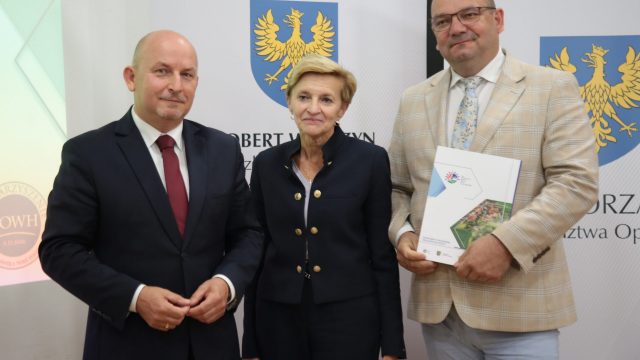 Wręczenie umów beneficjentom LGD