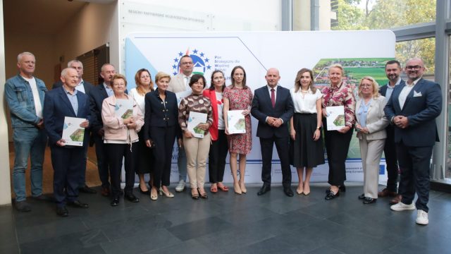 Wręczenie umów beneficjentom LGD