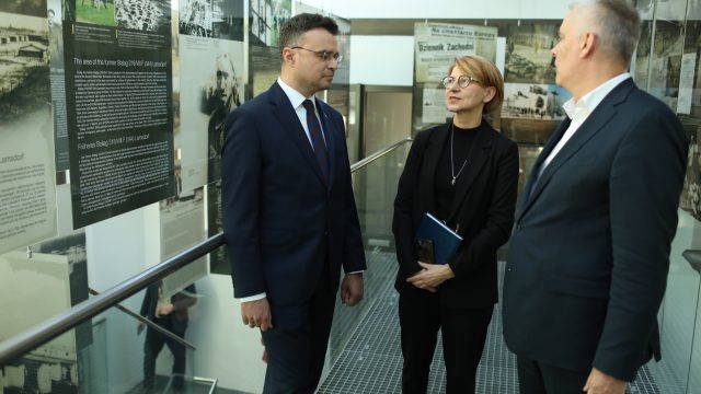 Podpisanie umowy w CMJW