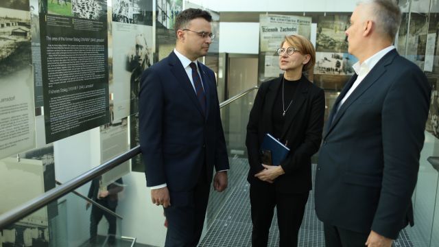 Podpisanie umowy w CMJW