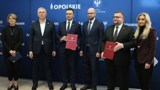 Podpisanie umowy w CMJW