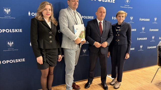 Koleje umowy z Lidera