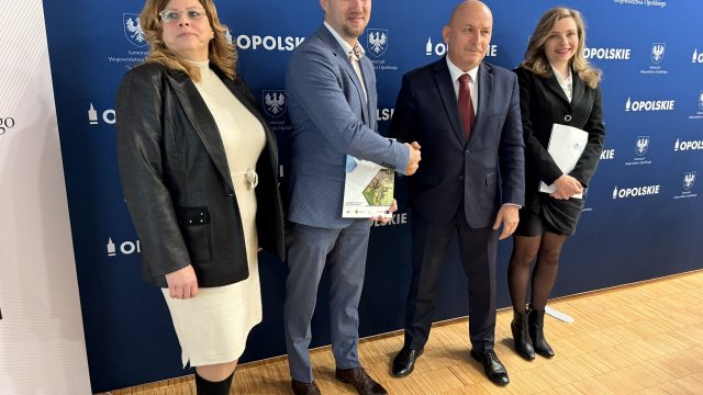 Koleje umowy z Lidera