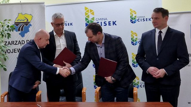 Podpisanie umowy na projekt drogi