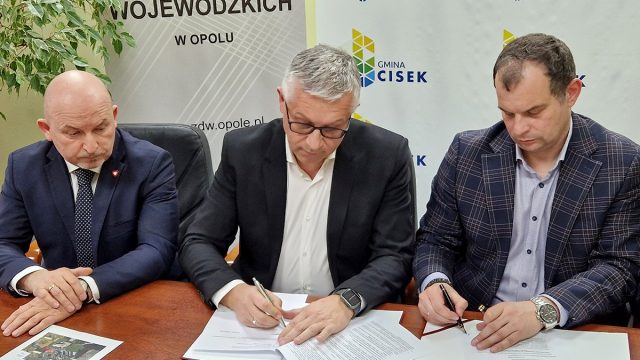 Podpisanie umowy na projekt drogi