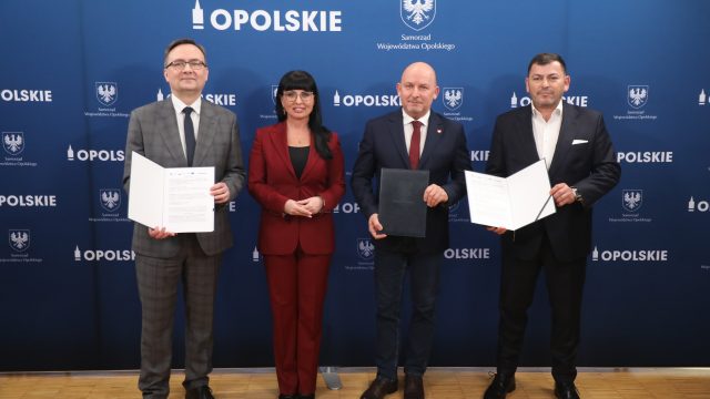 Podpisanie umowy na przebudowę mostu w Naroku