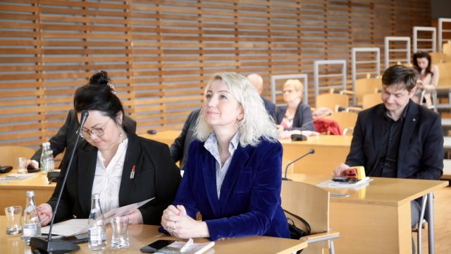 Umowy na inicjatywy zagraniczne