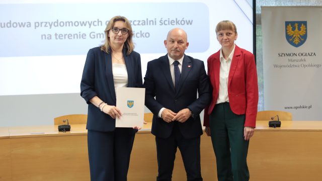 Wręczenie umów