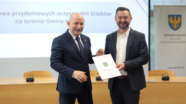 Wręczenie umów