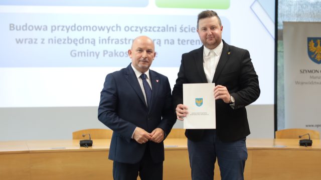 Wręczenie umów