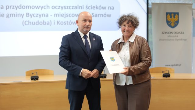 Wręczenie umów