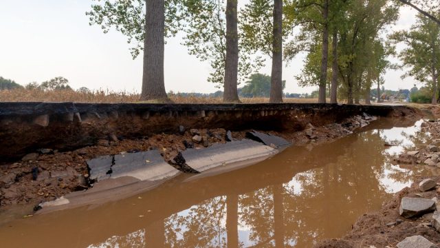 Promesa na odbudowę drogi w Racławicach