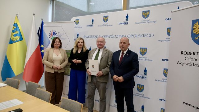 Wręczenie umów